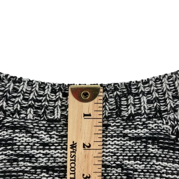 GUESS Sweater Womens XS White Black Striped Knit Long Sleeve Round Neck Pullover - Picture 12 of 13
